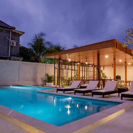 Ratan Uluwatu Hotel And Villas Extérieur photo