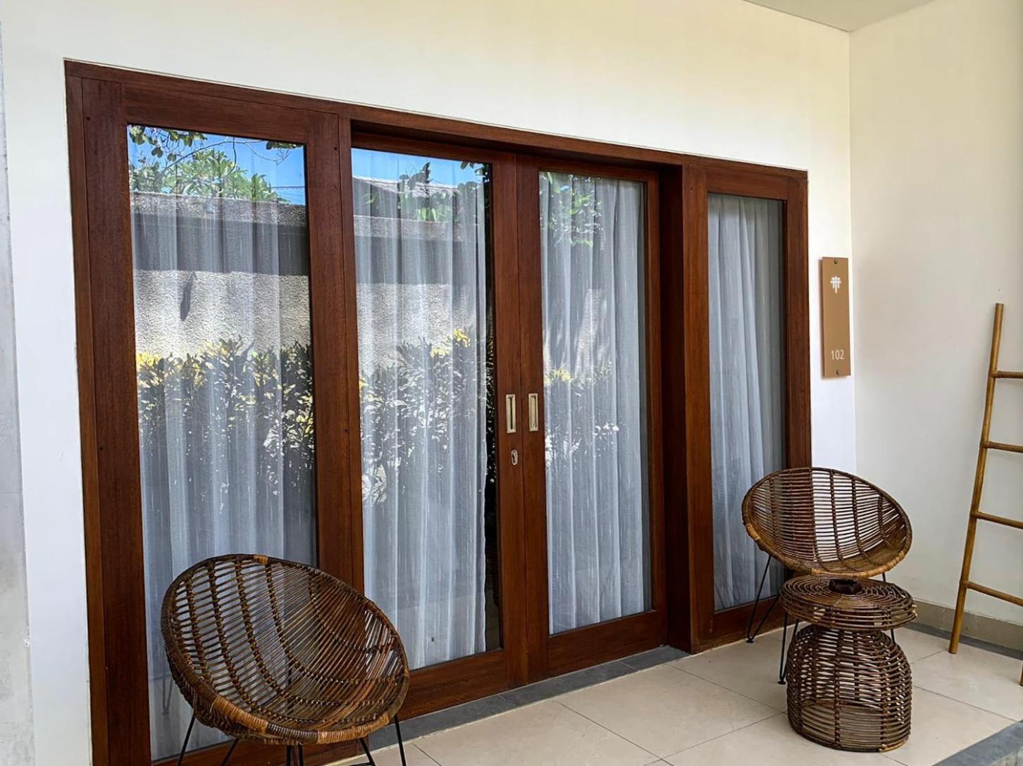 Ratan Uluwatu Hotel And Villas Extérieur photo