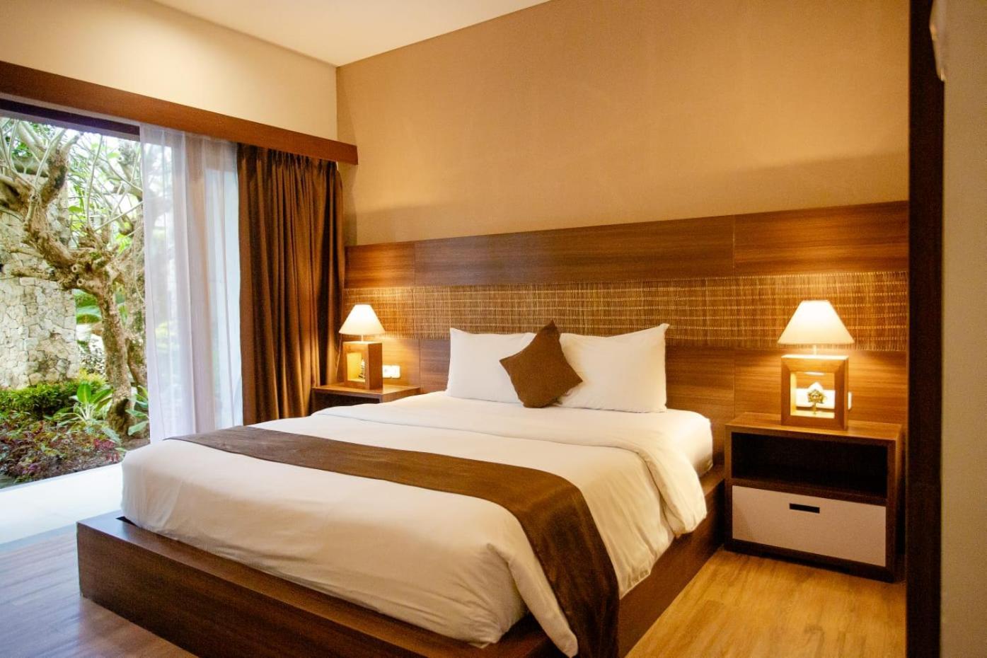 Ratan Uluwatu Hotel And Villas Extérieur photo