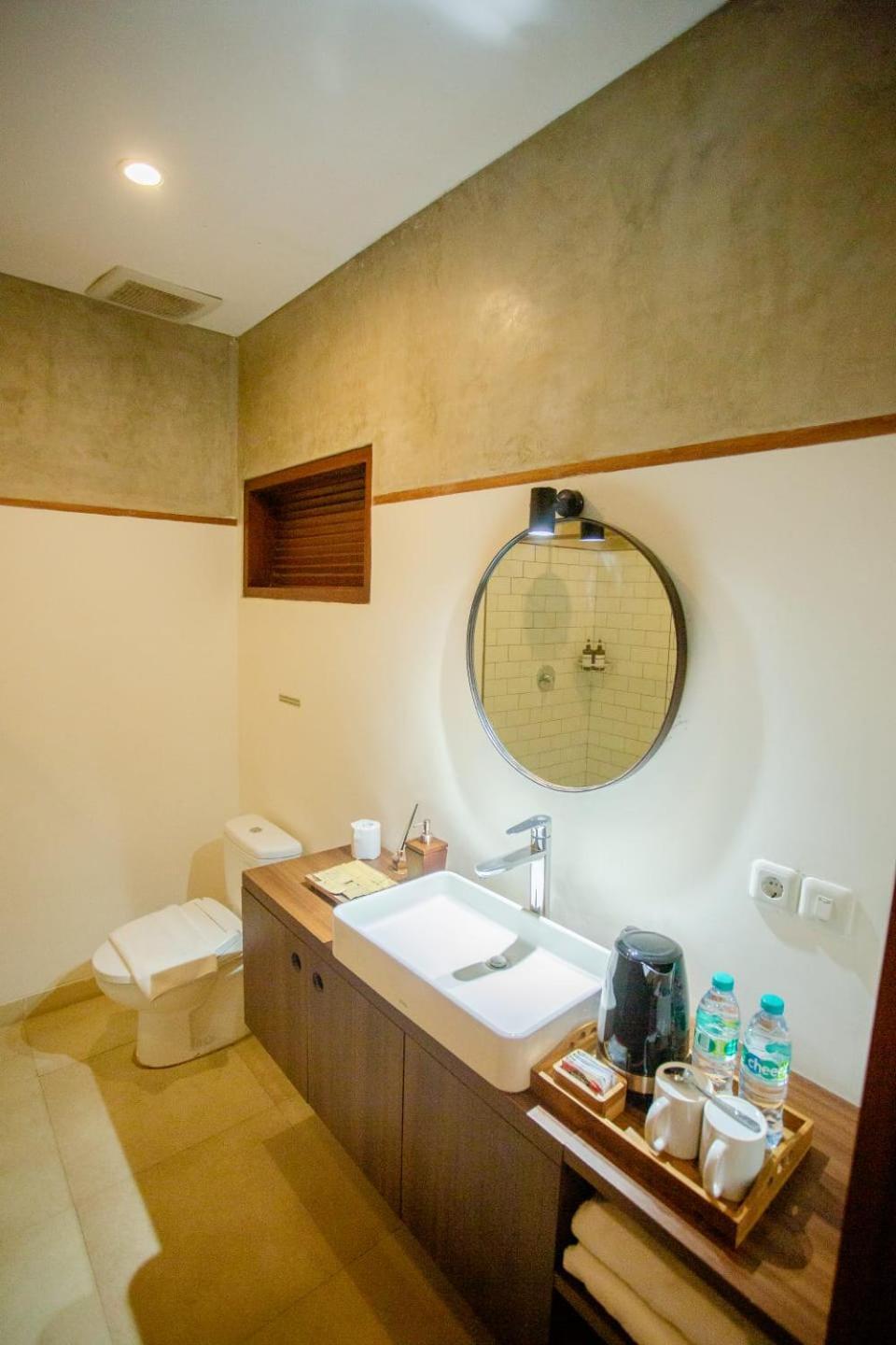 Ratan Uluwatu Hotel And Villas Extérieur photo