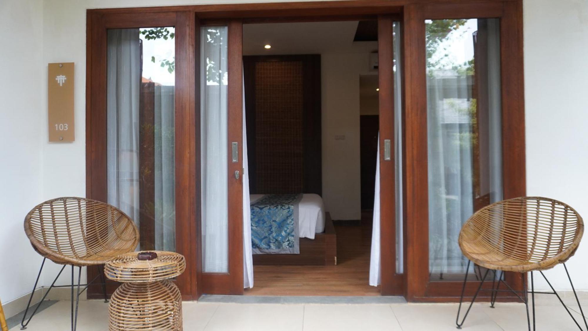 Ratan Uluwatu Hotel And Villas Extérieur photo