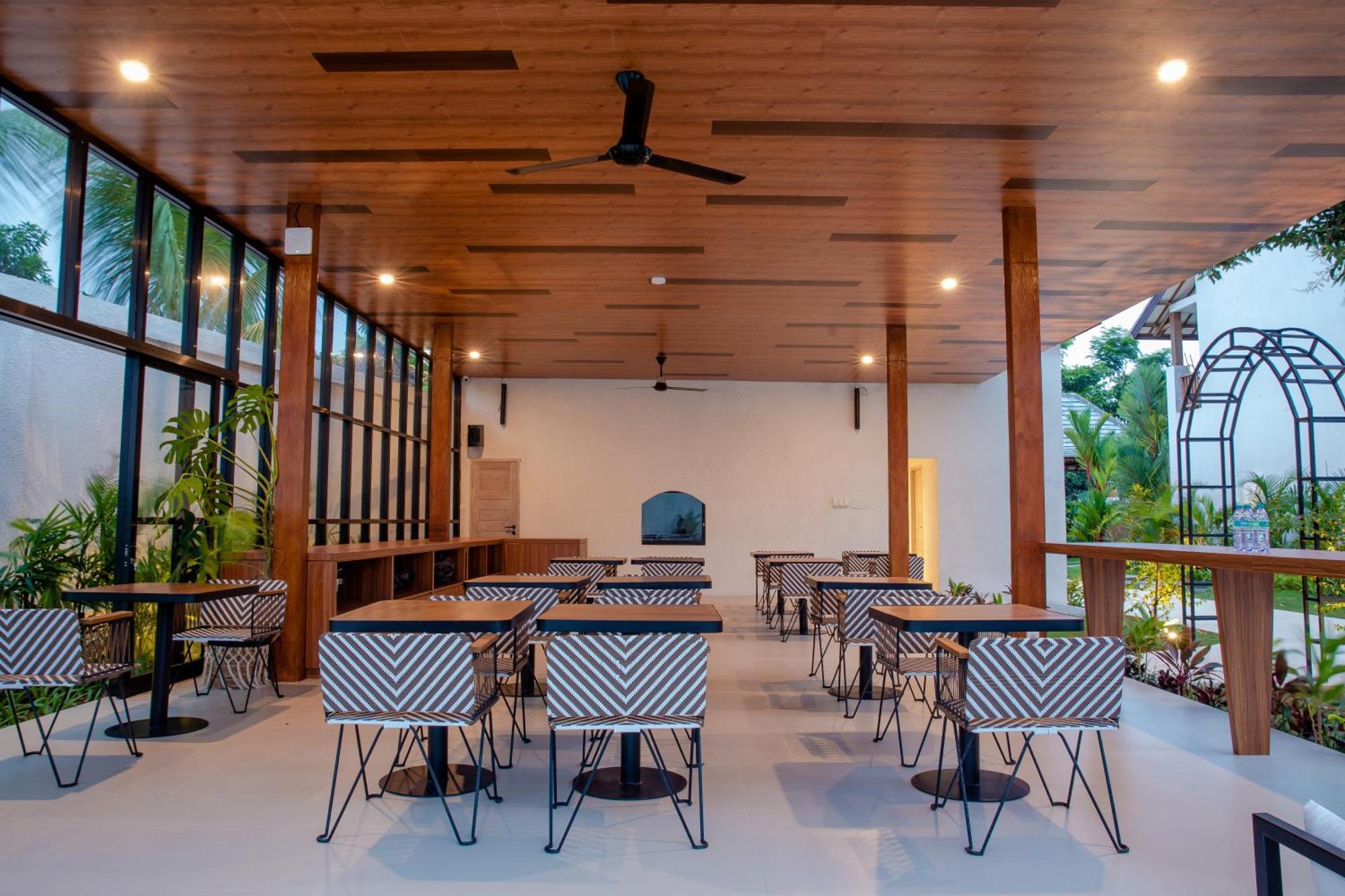 Ratan Uluwatu Hotel And Villas Extérieur photo